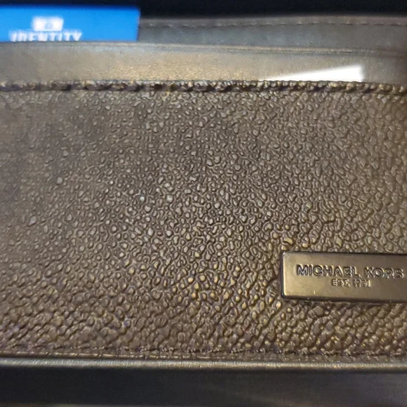 -mensMichael kors Reid tech card case browngorgeous other on here black new